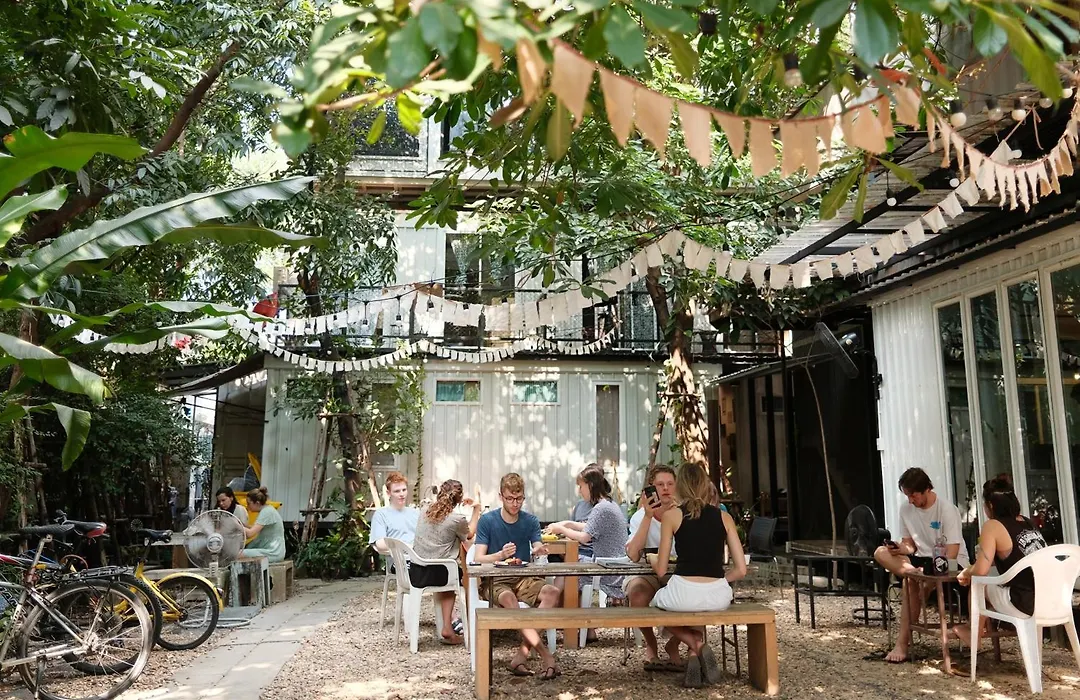 The Yard Bangkok Hostel-1