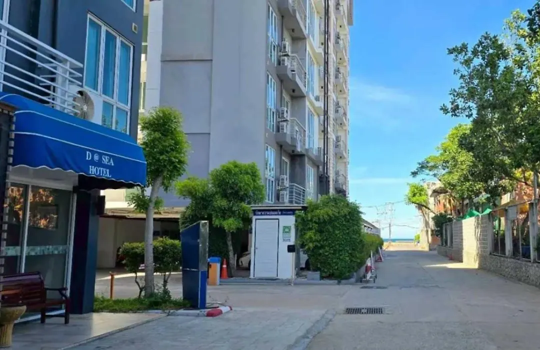 Sunday Beachfront View Jomtien Pattaya-1