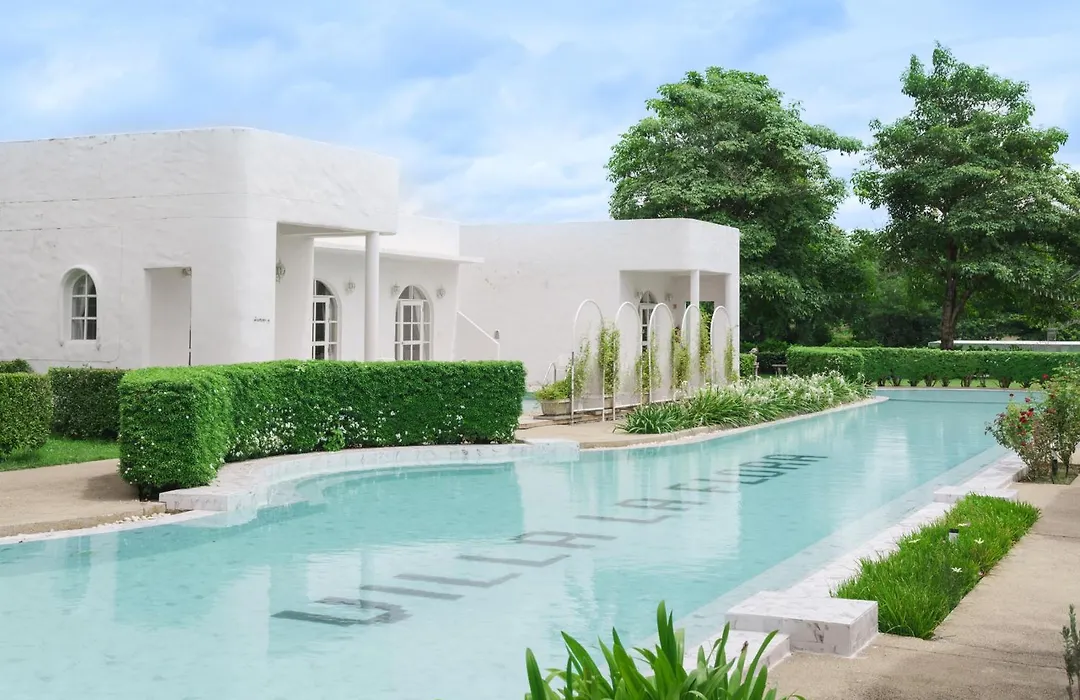 Villa La Flora Kanchanaburi-1