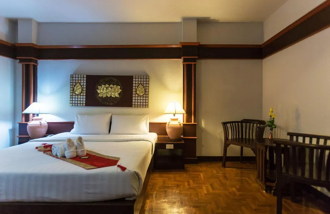 Bua Raya Hotel-1