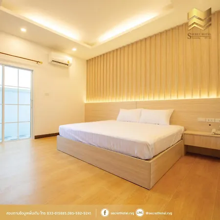 Secret Hotel-2
