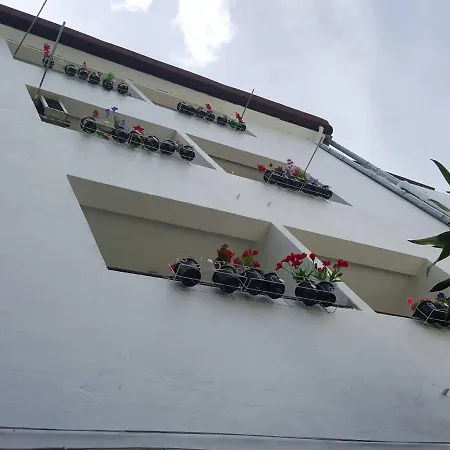 V.I.P. House-3