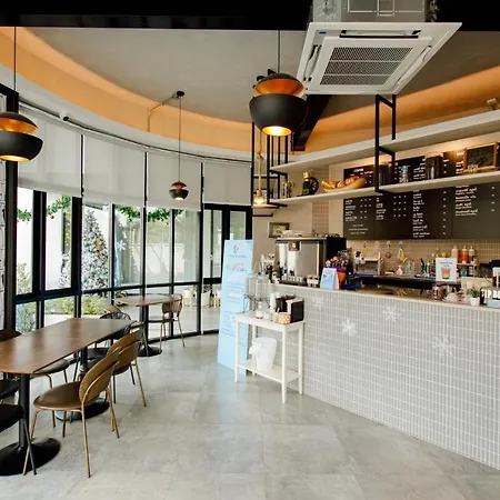 Le Lert Hotel Ratchaburi-2