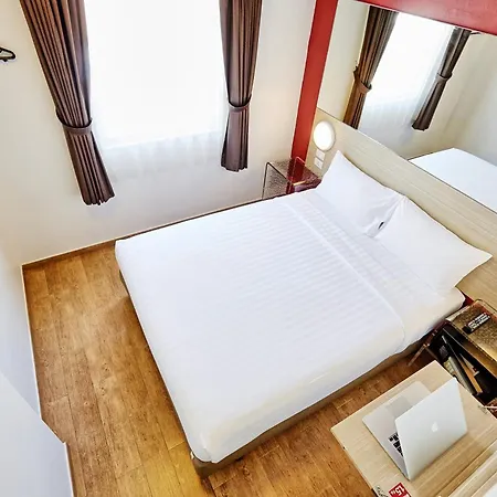 Easy Planet Phuket Patong-2