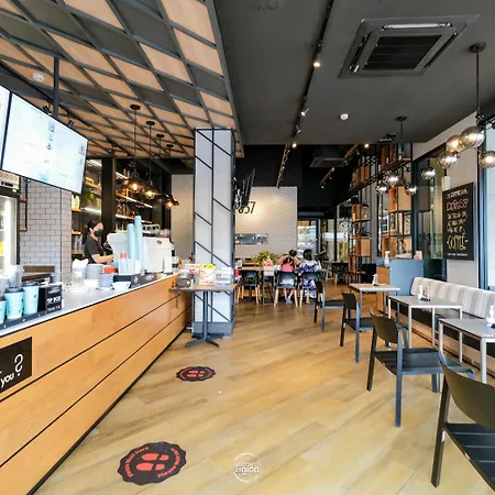 Days Inn By Wyndham Patong Beach-3