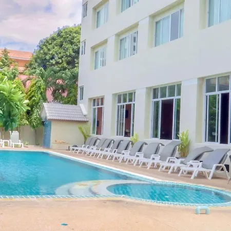 Crown Pattaya Beach Hotel-3
