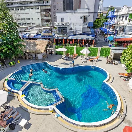 Mermaid Beach Resort - 100M To Beach, Saltwater Pool & Beergarden-2