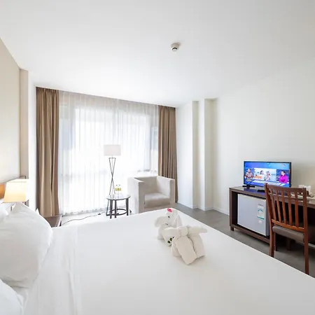 Golden Crown Grand Hotel-2