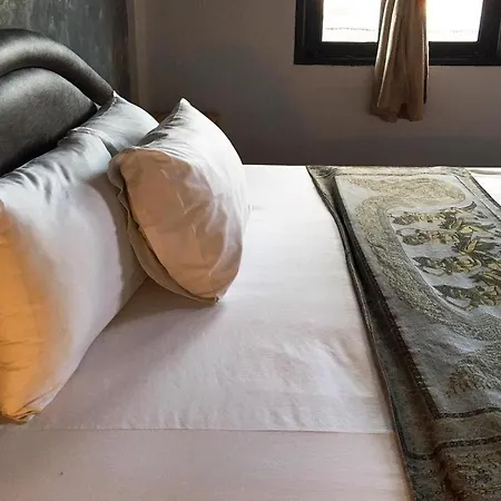 Sritrang Hotel-2