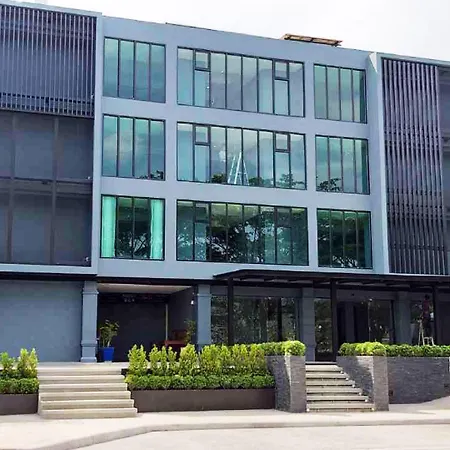 Nora Lakeview-2