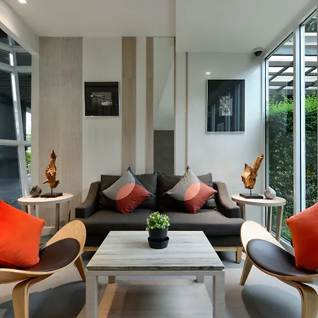 Hotel Amber Sukhumvit 85-2