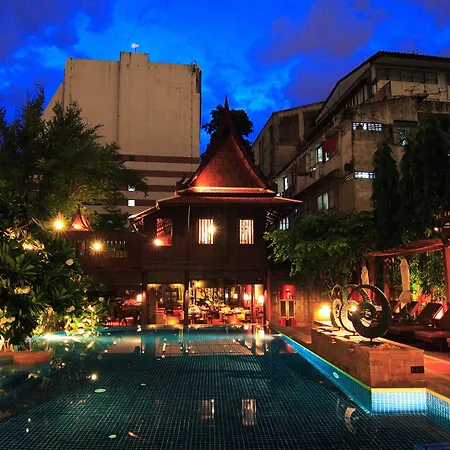 Rose Hotel-2