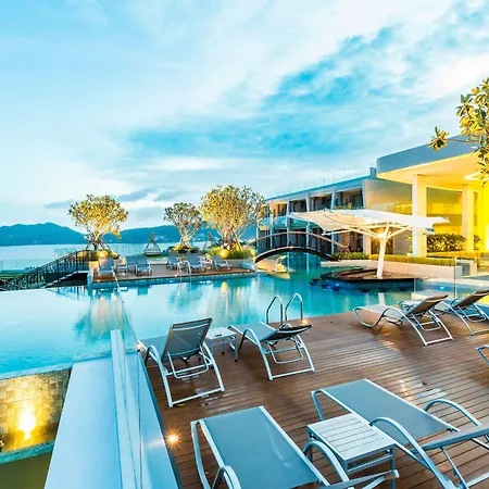 Crest Resort & Pool Villas-3