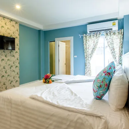 Gallery Lake View Hotel-3