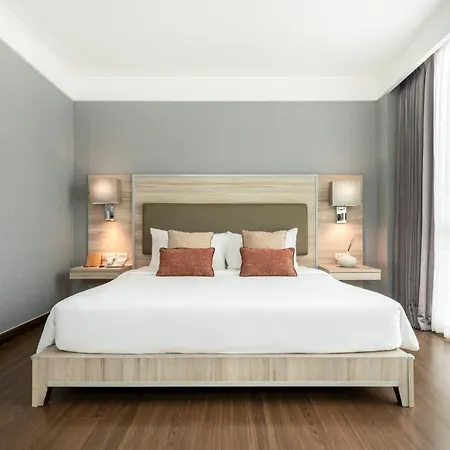 Adelphi Suites Bangkok-3
