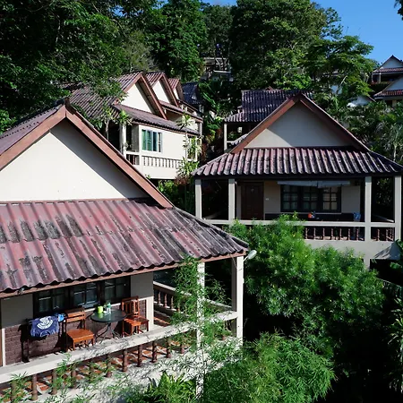 Kata Beachwalk Hotel And Bungalows-2