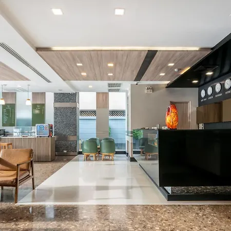 Adelphi Suites Bangkok-3