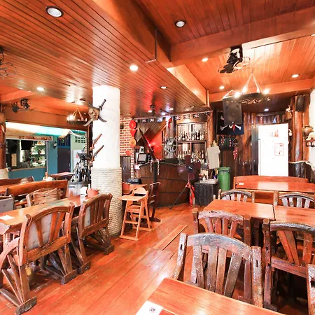 Oyo 1103 Pirates House Hotel-3