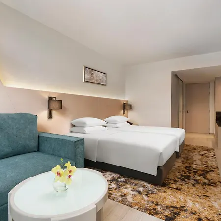 Hyatt Place Bangkok Sukhumvit 1-3