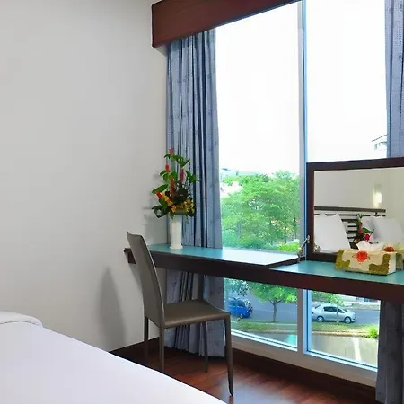 The Color Hotel-2