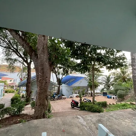 Naiharn On The Rock Resort Phuket-3