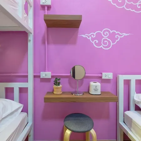 Bed Friends Poshtel-3