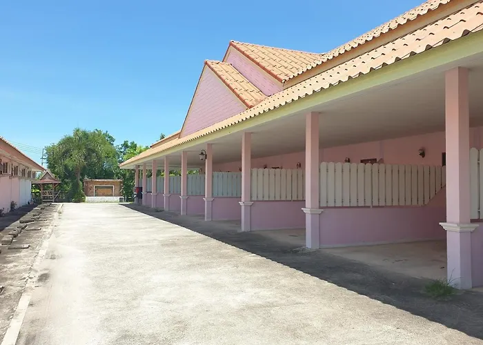 Oyo 1070 Paradise Resort