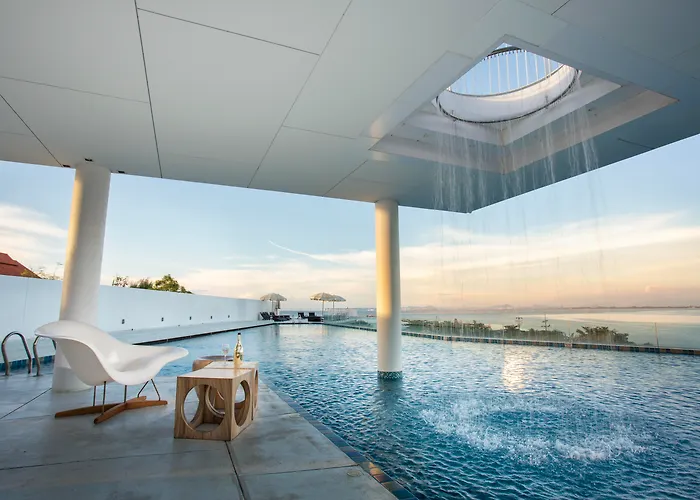 Tsix5 Hotel