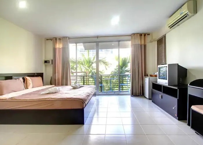 Kata Beach Guesthouse