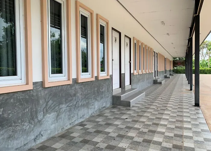 Ban Bunsawaeng Resort