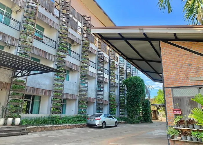 Hug Sakhonnakhon Hotel