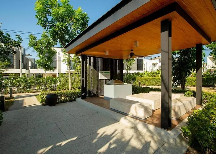 Country Club Townhouse