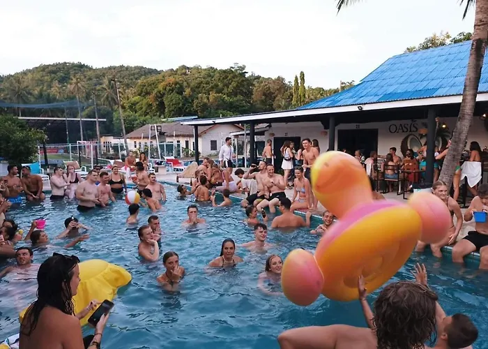 2 Rocks Boutique Hostel