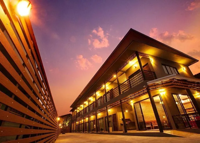 โรงแรมบ้านมะกรูด Baan Ma Grood Hotel