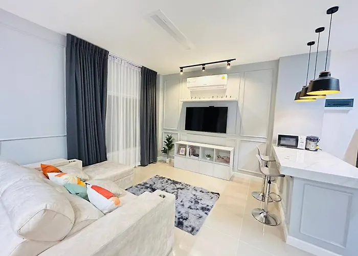 Spacious 3Br Pet-Friendly House L Near Hua Hin & Cha-Am L Sleeps Up To 10 Guests L Free Parking & Fast Wifi