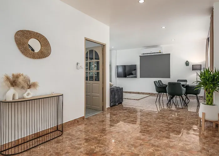 Nai Harn Beach Villa 2 Bdr