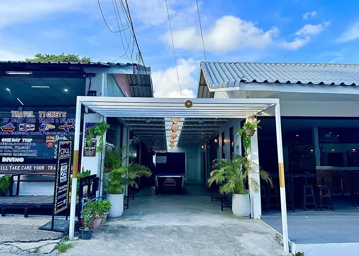 Eclipse Hostel And Bar