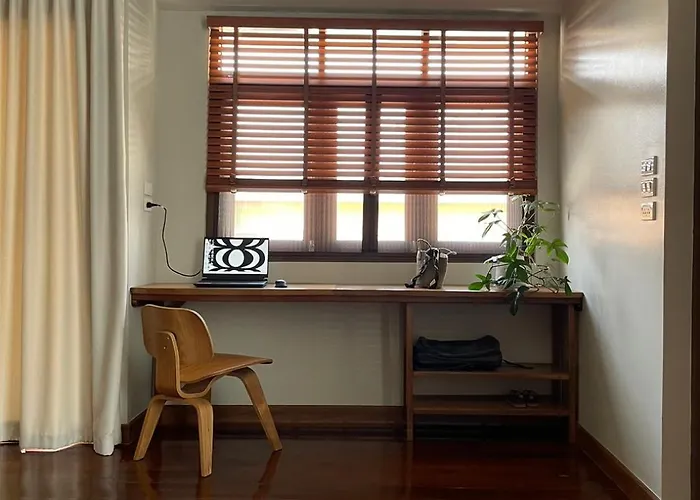 Baan Jai Klang (บ้านใจกลาง)
