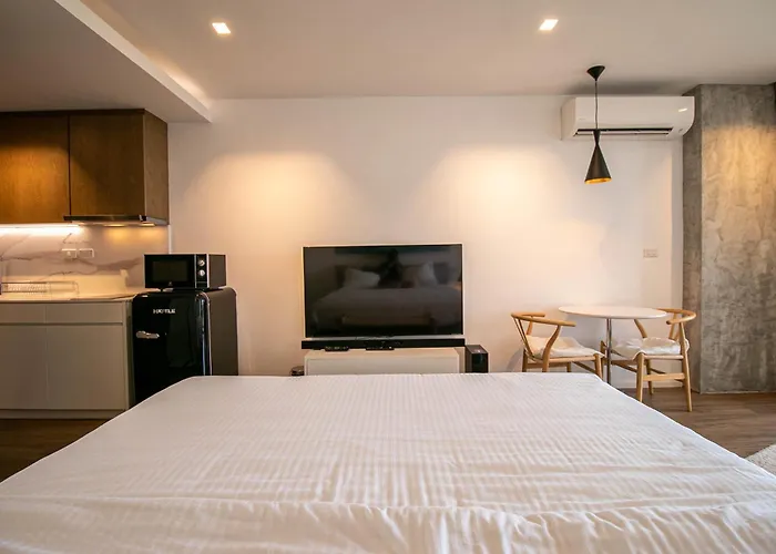 Escape Condominiums Beachfront Suites - Mae Phim