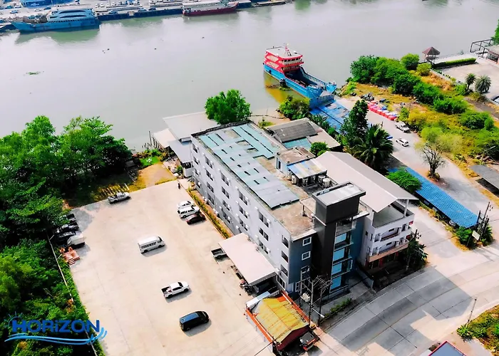 Horizon Hotel Surat Thani