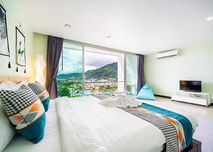 Patong Villa1三卧泳池别墅两个海景房 近班赞江西冷海滩中文管家