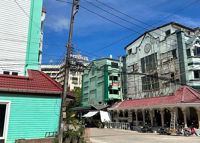 MONTANA Hotel&Hostel Phuket