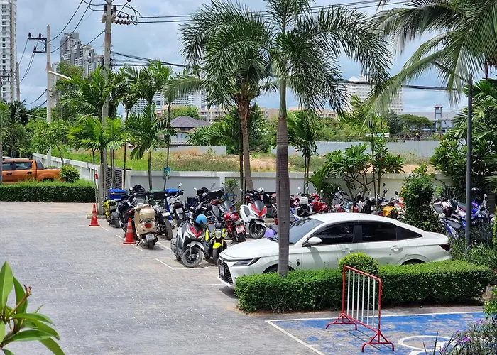 Laguna beach condo resort 3 maldives pattaya pool view ลากูน่า บีช คอนโด รีสอร์ต 3 พัทยา