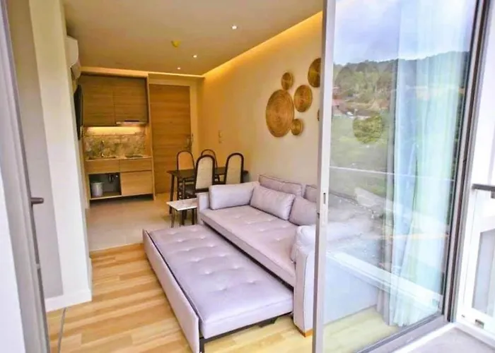 Stunning Sea View Apartment With Pool