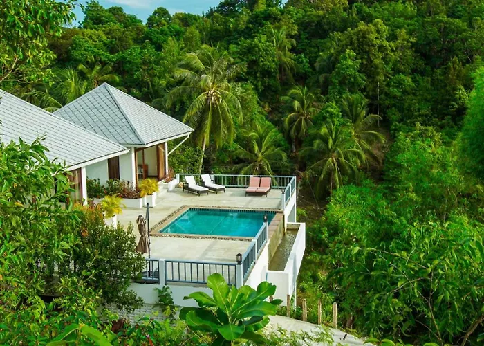 Luxurious Pool Villa With Great Sea View