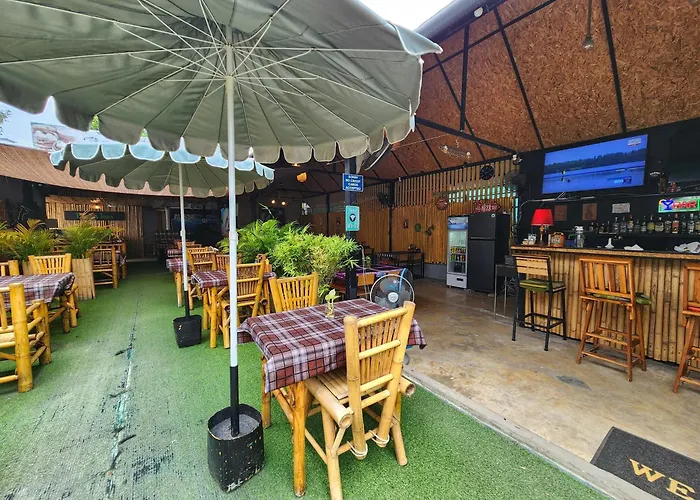 Bambus Restaurant, Bar & Hostel