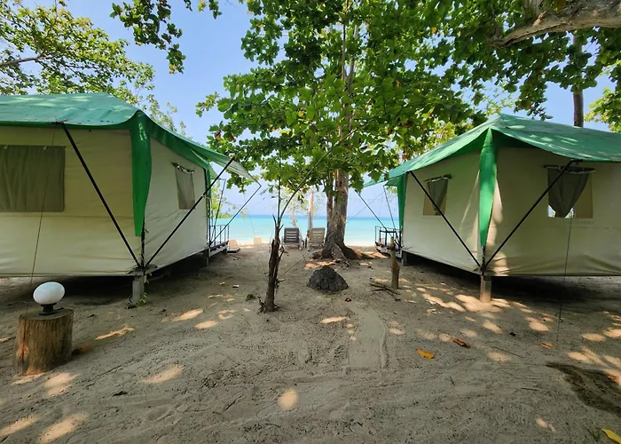 Koh Ngai Camping Restaurant @ Bar
