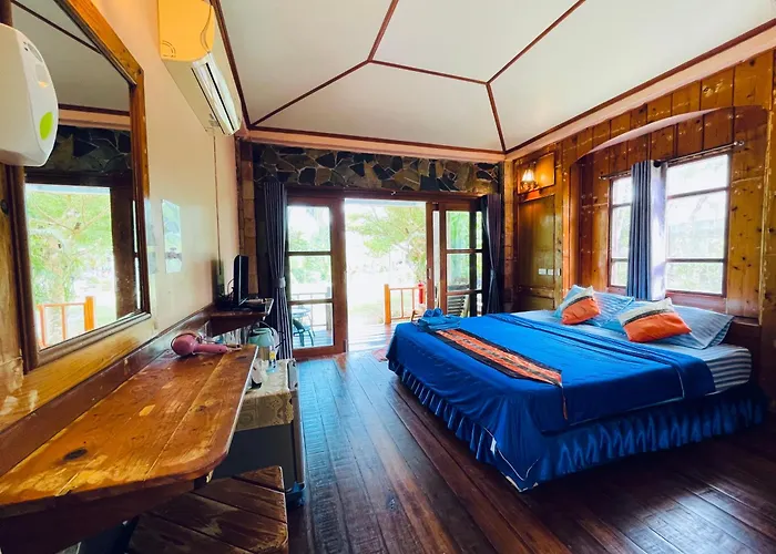 Markhouse Bungalow Ko Kut
