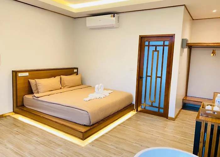 Fuhao Banrakthai บ้านรักไทย