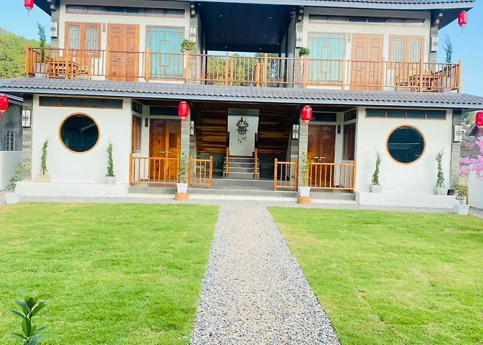 Fuhao Banrakthai บ้านรักไทย